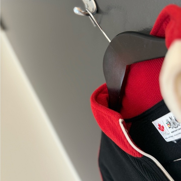 The Bay 2010 Olympic Sz. S GUC Classic Black and Red Quarter-Zip Sweatshirt - Picture 10 of 14